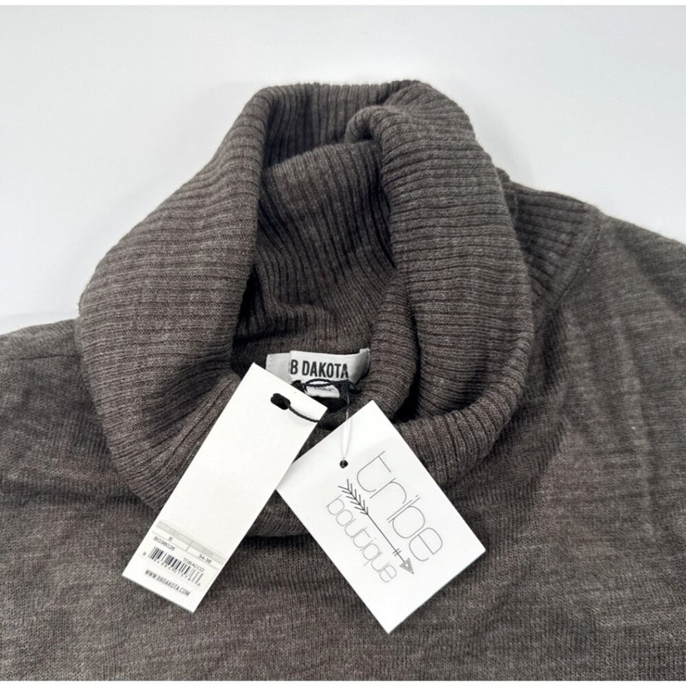 BB Dakota Womens Sweater Capelet Turtleneck Small Brown Boho Lightweight NEW - Picture 2 of 11